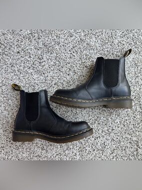 Dr. Martens 2976 Chelsea Boots